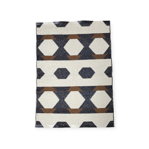 Rug: Disa Black Vinyl