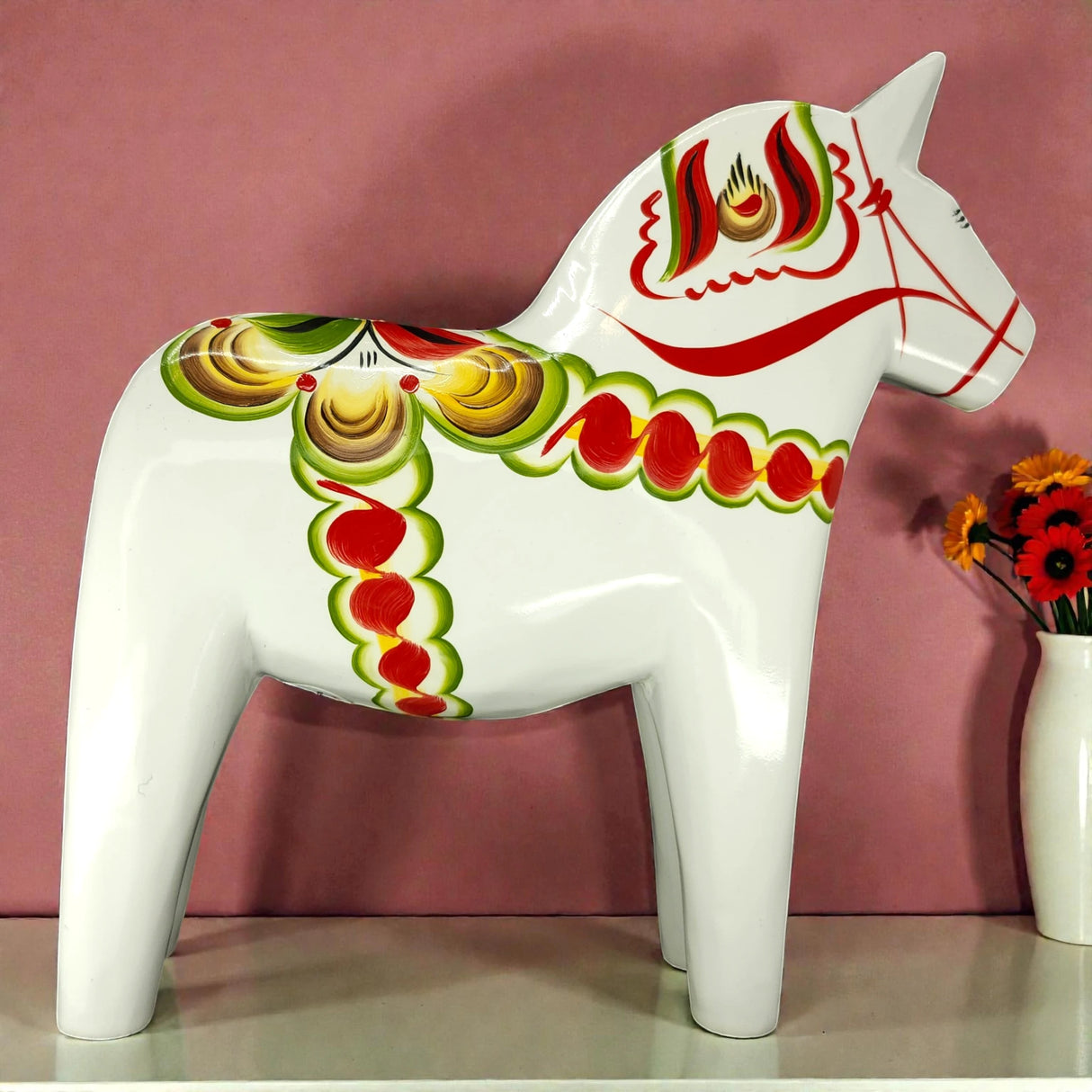 Dala Horse: White Swedish Dala Horse with Multi-Color Kurbits | Handcrafted by Grannas A. Olsson in Sweden