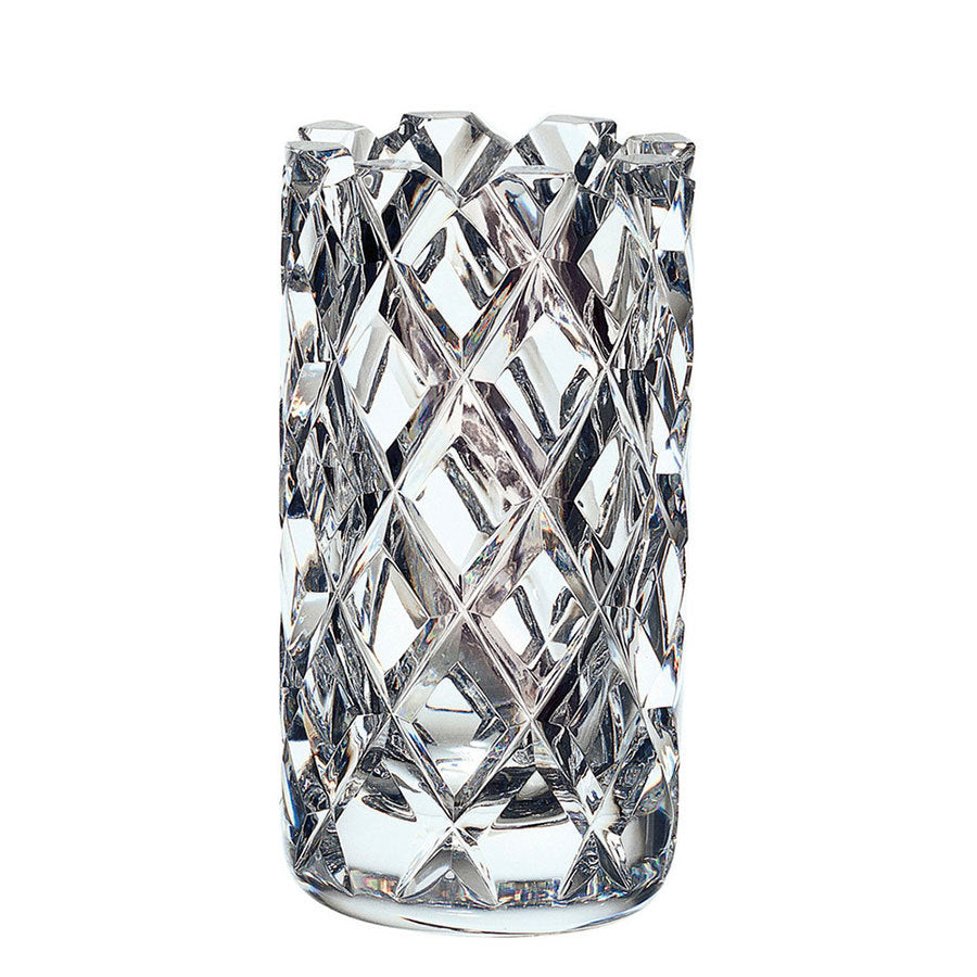 The Orrefors Sofiero Vase Cylinder is a stunning Scandinavian classic crafted from clear cut crystal with a brilliant diamond pattern.