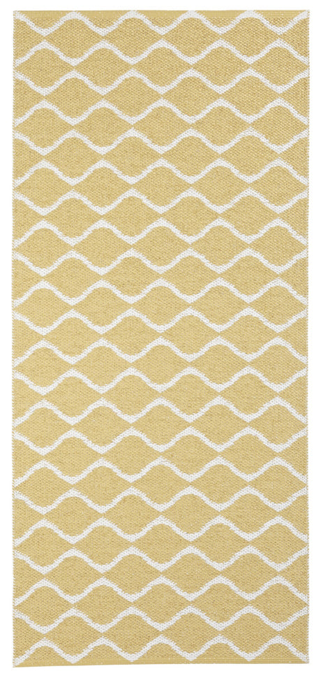 The Vinyl Rug: Horredsmattan - Wave in yellow offers a white wavy check pattern, ideal for both indoor and outdoor use.