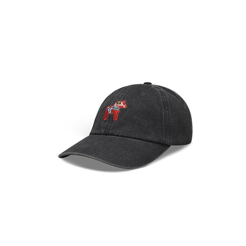Charcoal cap with an embroidered red Dala Horse and decorative patterns on the front, inspired by Scandinavian style.