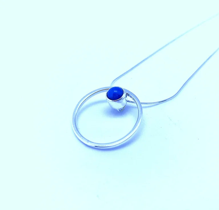 Necklace: Cirkel Pendant, Short - Swedish Blue