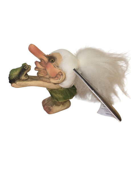 The NyForm "Girl Troll Kissing Frog" figurine features a white-haired troll with a large nose and rosy cheeks holding a green frog—complete with tags on the back, it’s an enchanting Norwegian collectible.