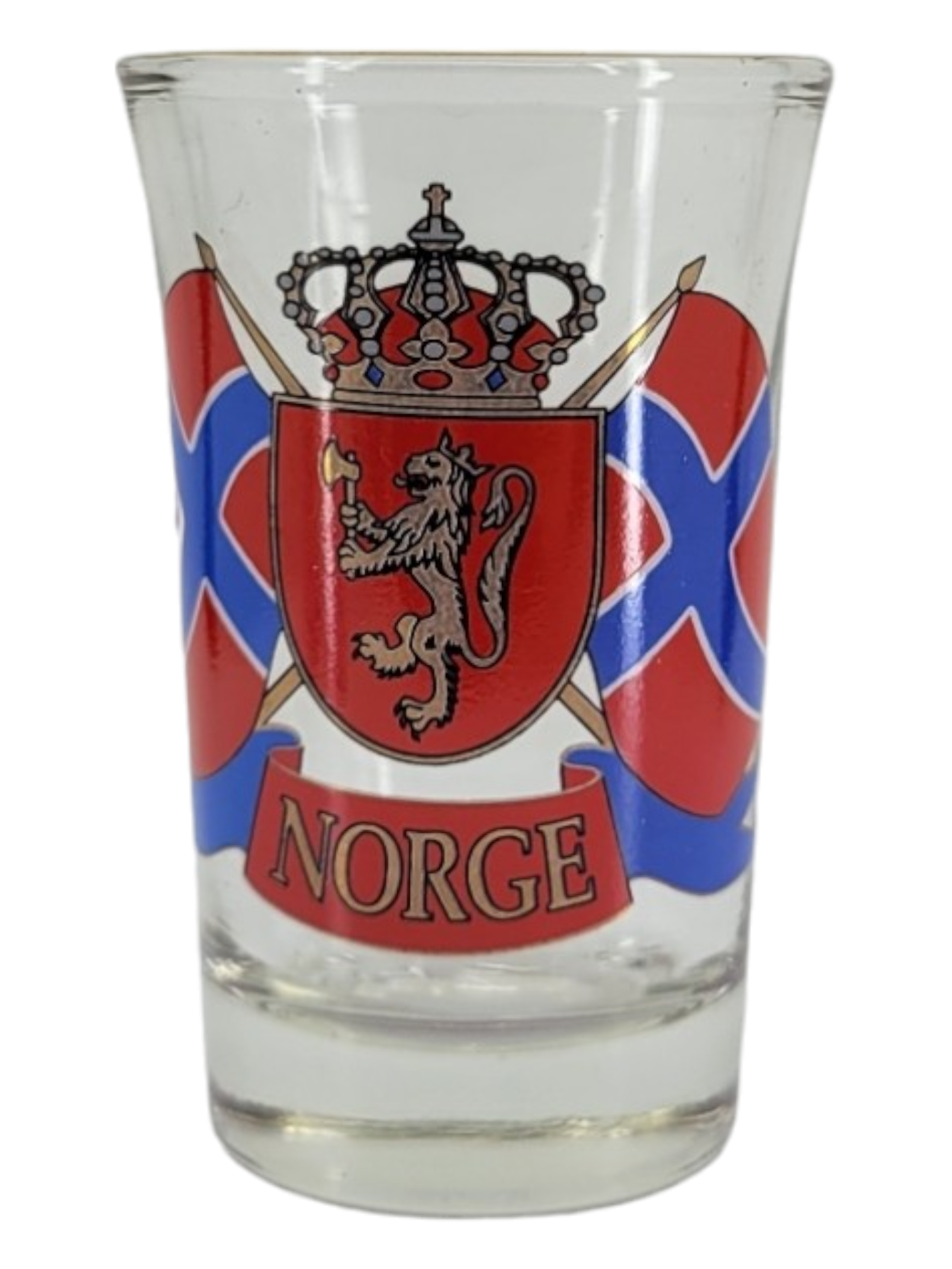 A high-quality shot glass from the Nordic 4 Pack, featuring the Norway coat of arms with a lion and crown, exudes Nordic charm, complemented by crossed flags in the background.