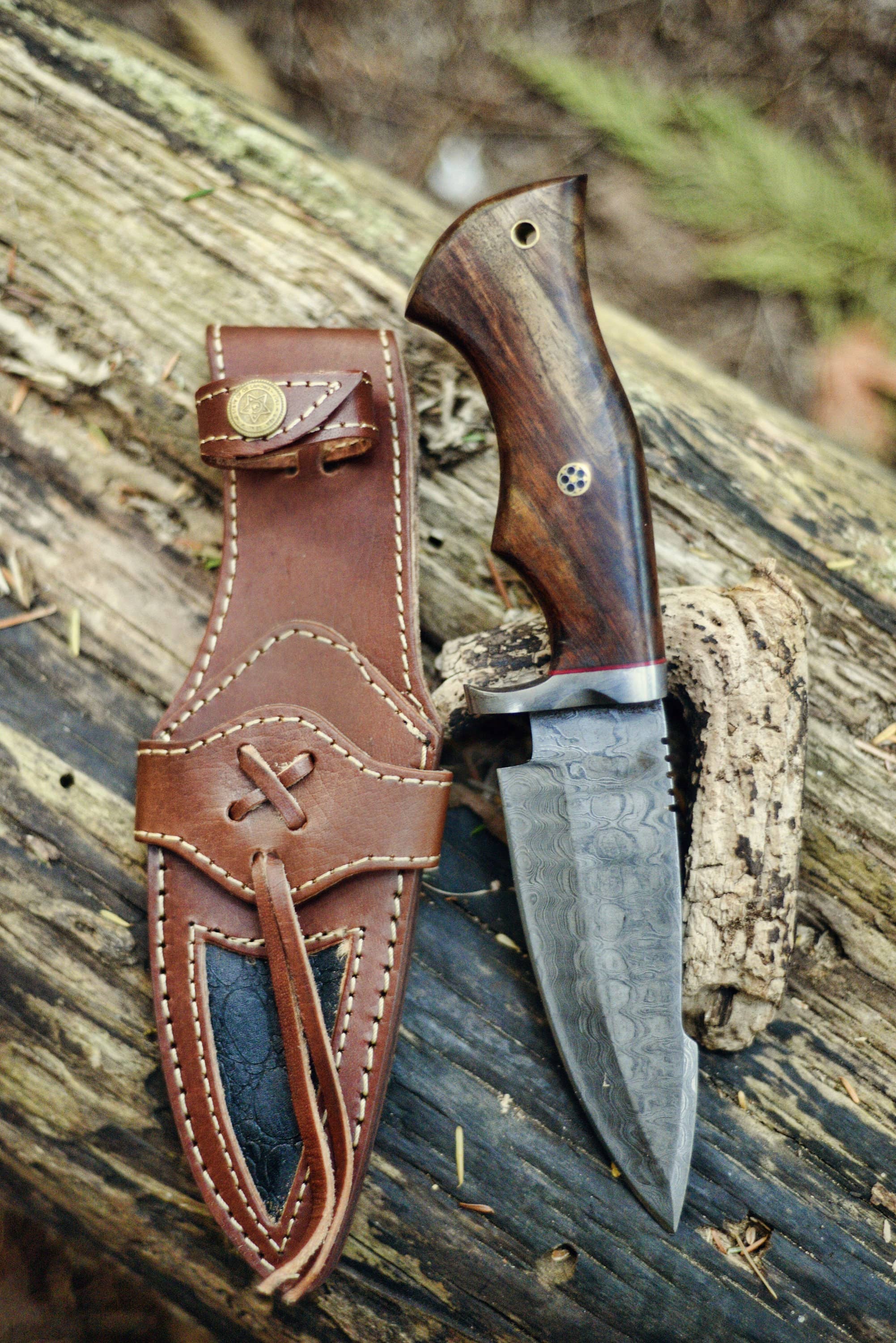 Knife - Damascus Premium Quality Hunting And Camping: Bluewood Handle