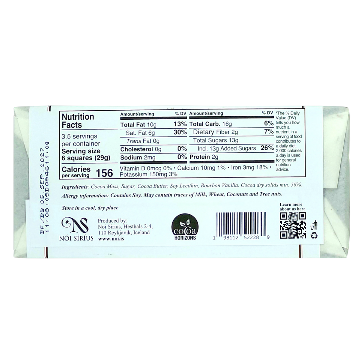 Back of an Icelandic chocolate bar wrapper showing nutrition facts, ingredients, barcode, and manufacturer information on a white background.
