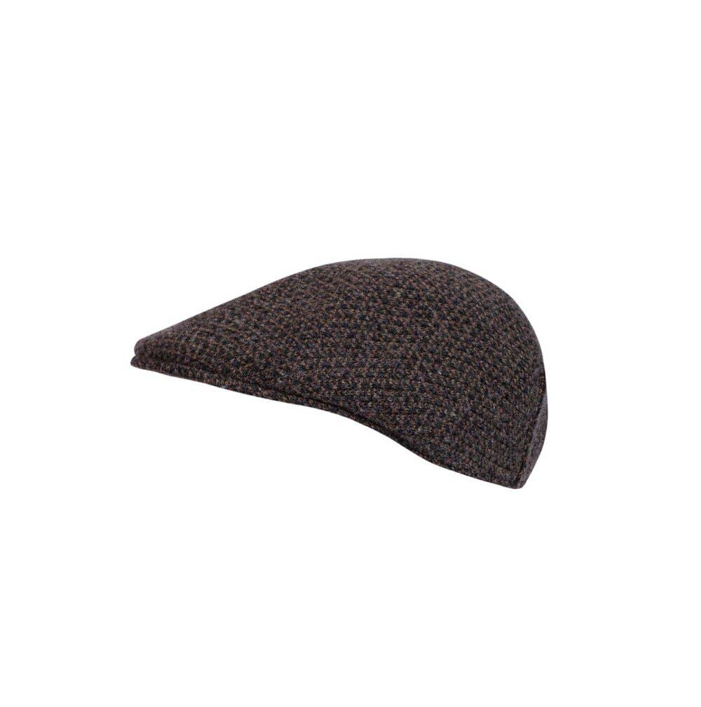 A men's autumn hat crafted from rich blue wool, this flat cap features a stylish curved brim.