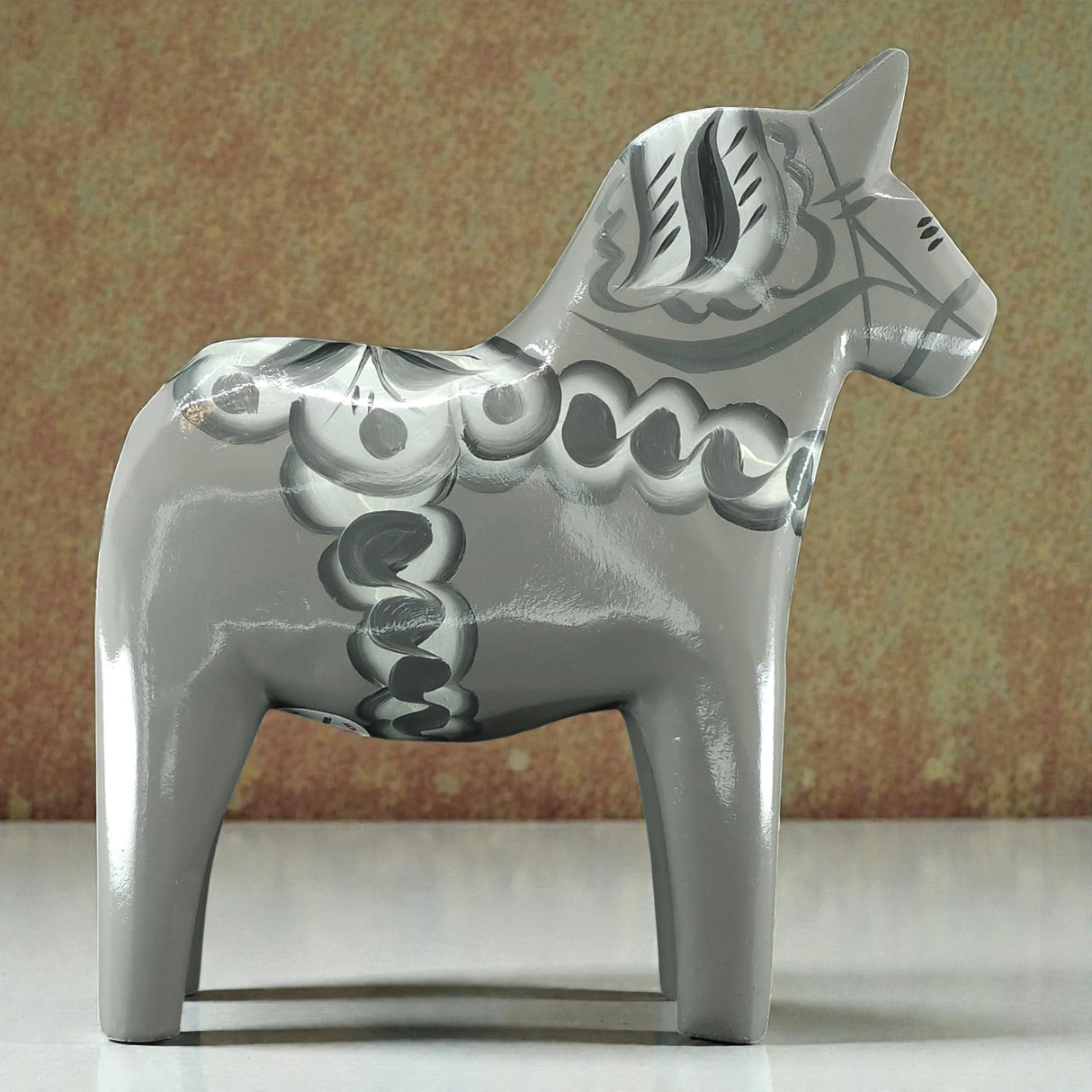 Dala Horse: Gray Swedish Dala Horse with White Black and Gray Kurbits "Sten" | Handcrafted by Grannas A. Olsson in Sweden (13cm / 5 inches)