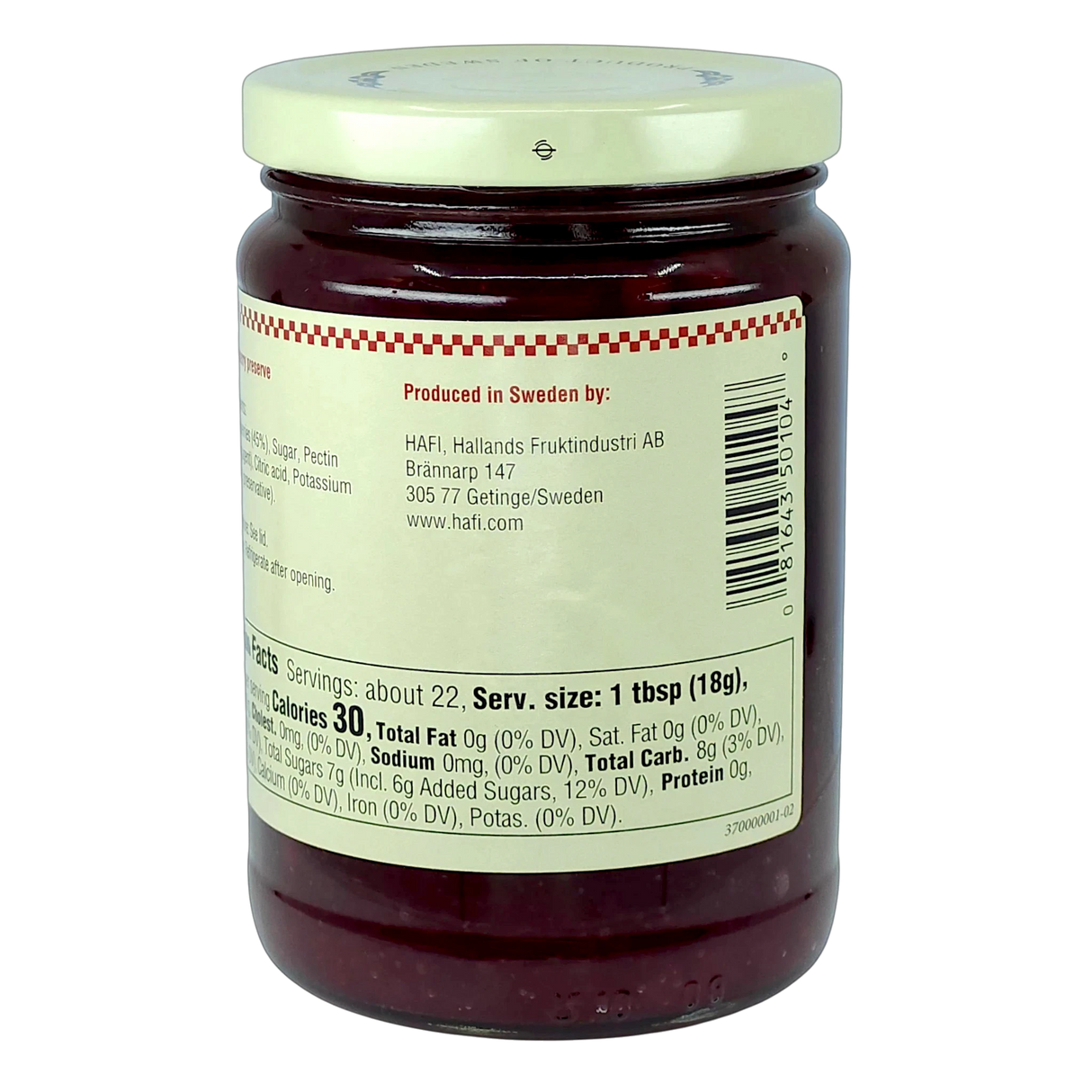 Glass jar with red preserves inside and a white label displaying nutrition facts, details, and the text “Produced in Sweden by Hafi Hallands Fruktindustri AB.”.