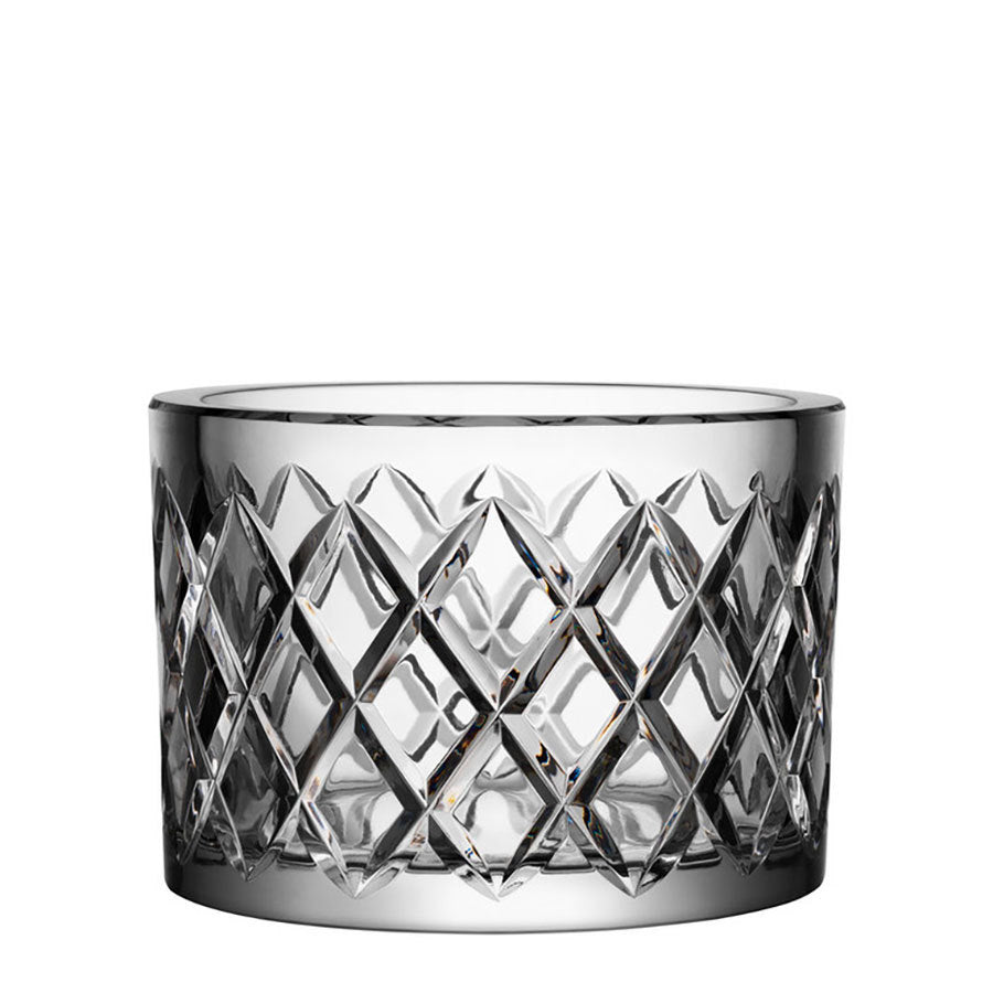 Orrefors: Legend Bowl Checkered Large featuring a diamond-patterned design.