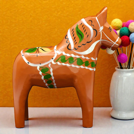 Dala Horse: Old Red Swedish Dala Horse "Gammelröd"  | Nils Olsson | Handcrafted in Sweden (16 cm / 6 in)